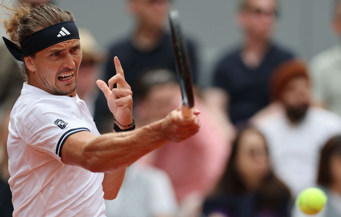 Roland-Garros EN DIRECT : Zverev affronte Jodar, pluie et orages... Suivez les quarts !