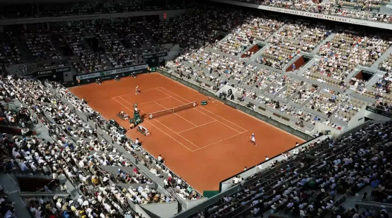 Roland-Garros : la terre battue ne goûte pas que parisien