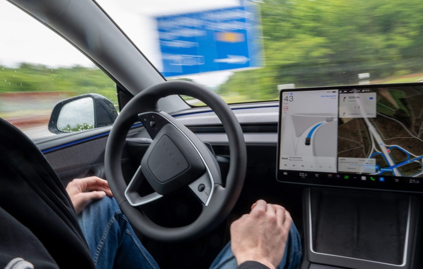Royaume-Uni : Lancement des robotaxis Uber et Wayve à Londres cet été