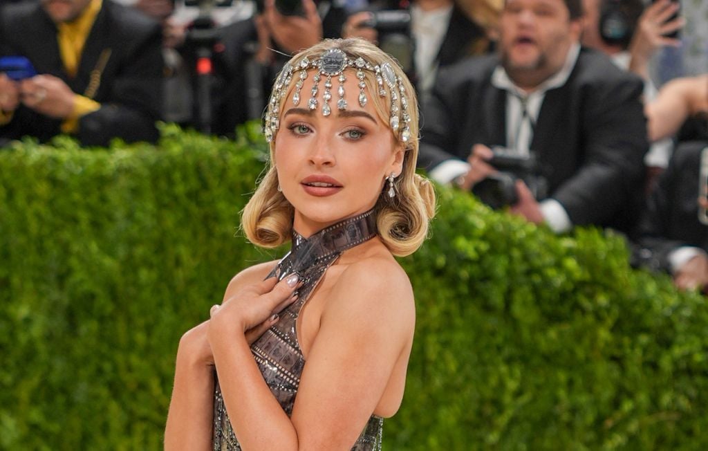 Sabrina Carpenter obtient protection judiciaire après un témoignage glaçant.