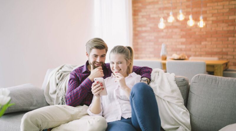 Sexualité : Les écrans sont-ils des tue-l’amour ?