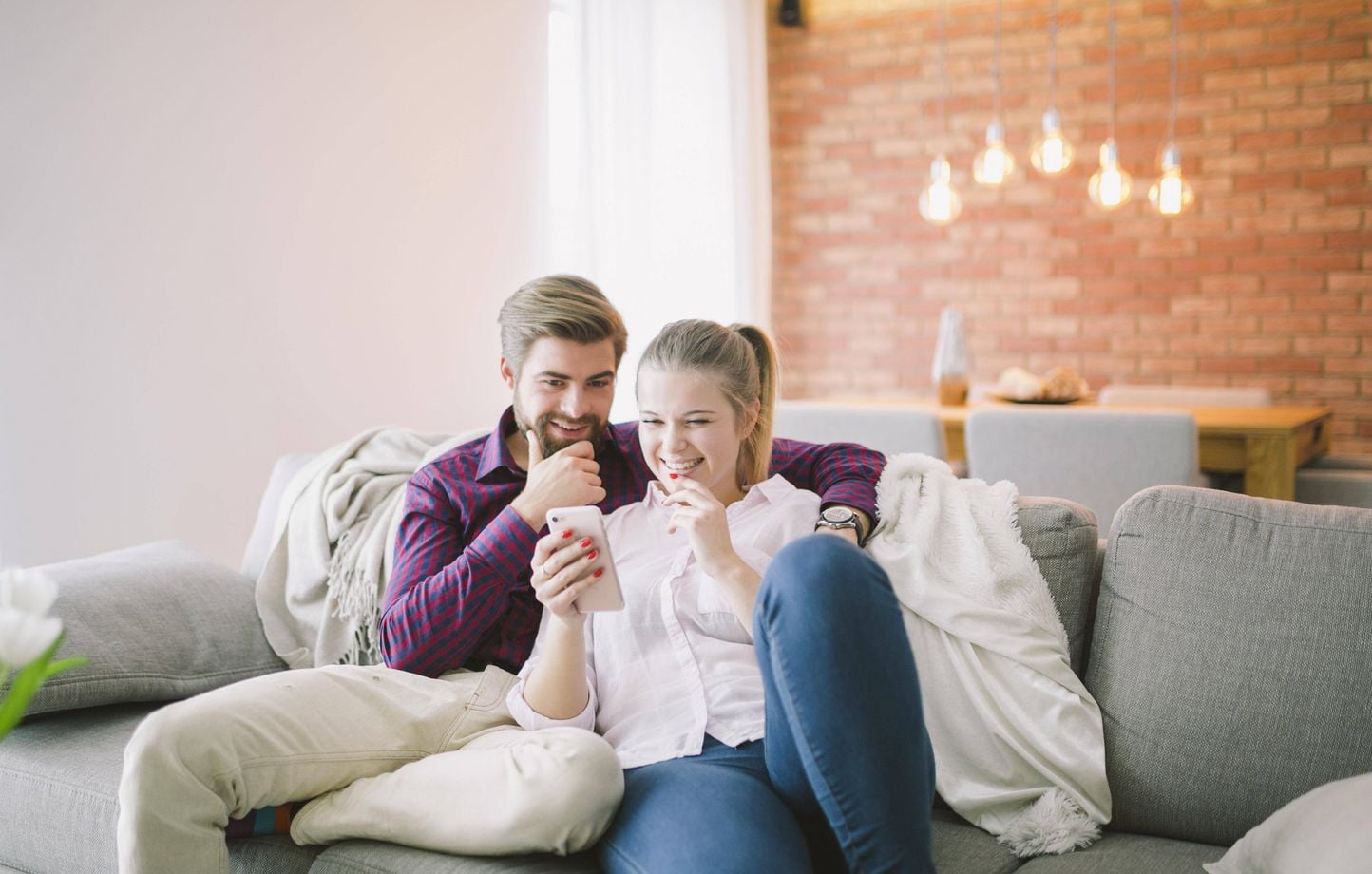 Sexualité : Les écrans sont-ils des tue-l’amour ?