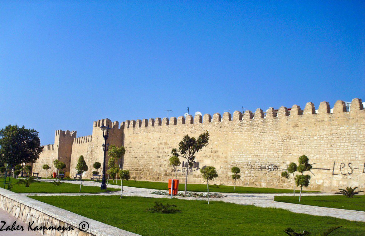 Sousse : la municipalité ne peint pas le mur de la médina.