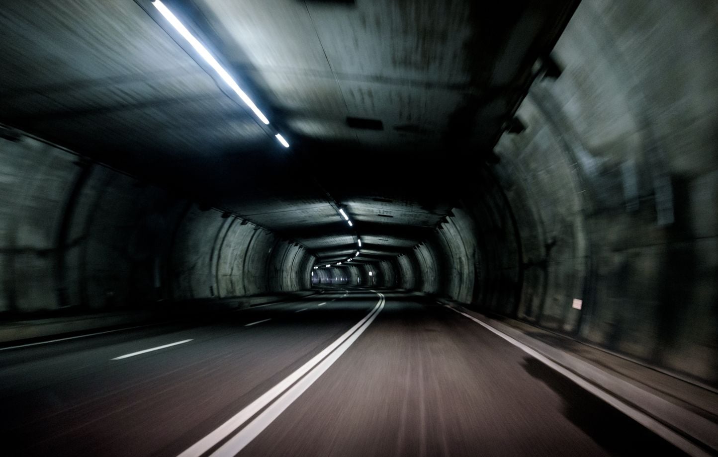Suisse : Panne d'essence dans un tunnel, retrait de permis par la justice