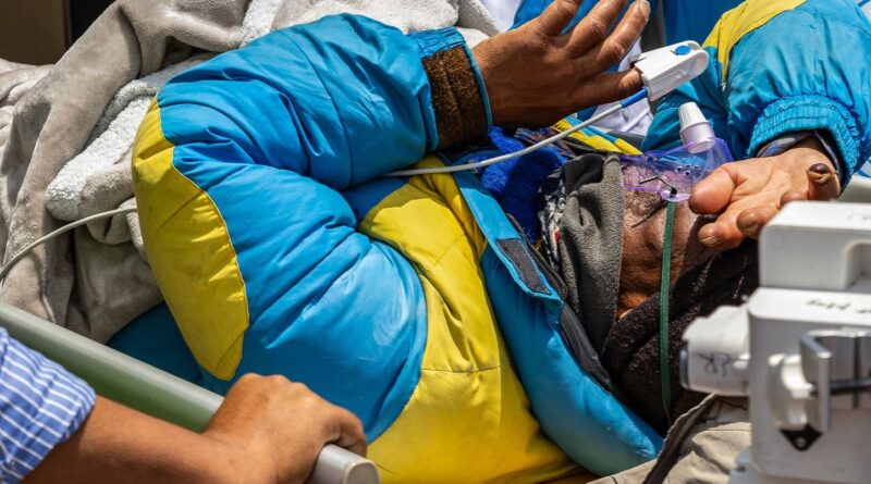 Survivre seul six jours sur l'Everest en pleine tempête : explications.