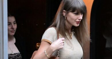 Taylor Swift huée en surprise lors d'un concert de country.