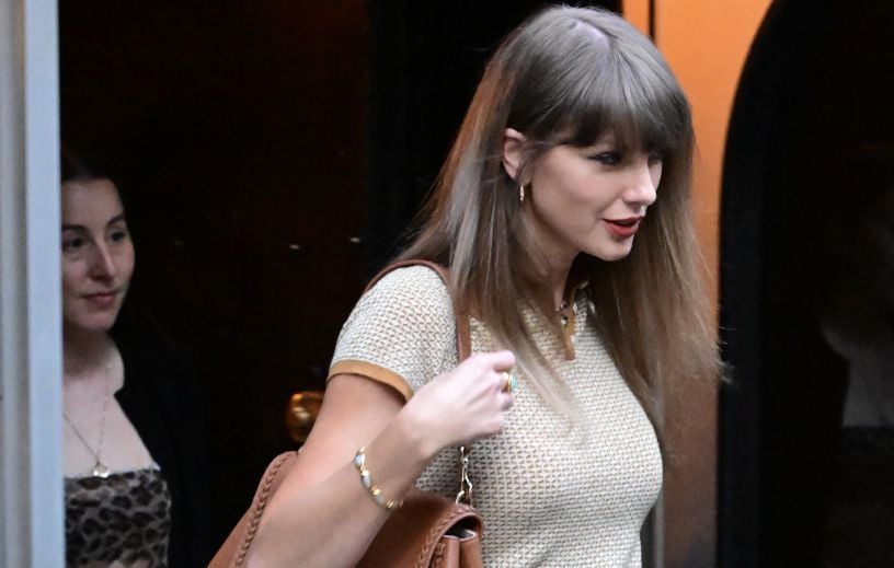 Taylor Swift huée en surprise lors d'un concert de country.