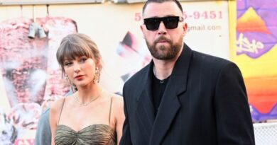 Taylor Swift surprend avec un concert au football organisé par Travis Kelce.