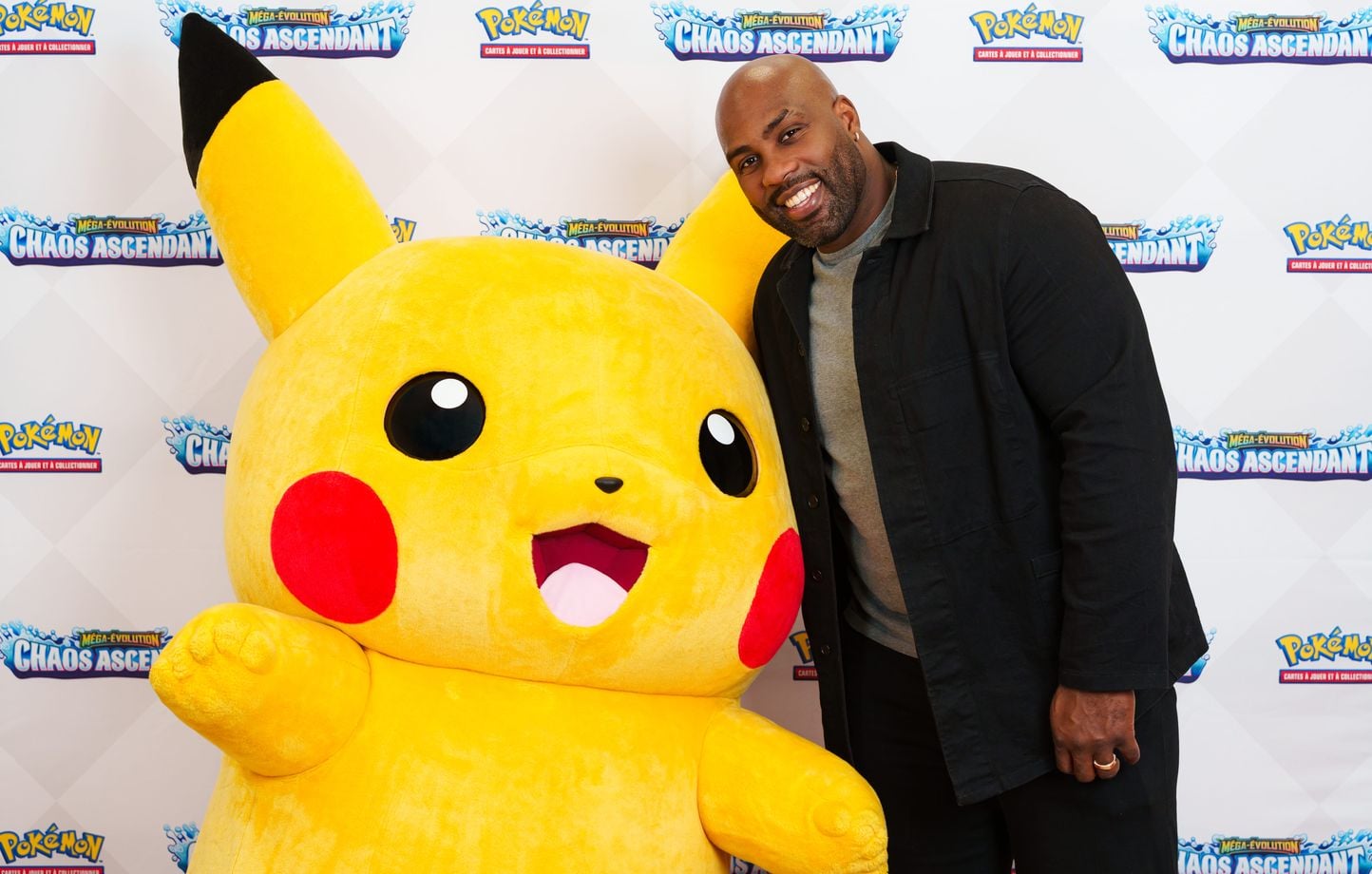 Teddy Riner, fan de Pokémon, unit sa famille.