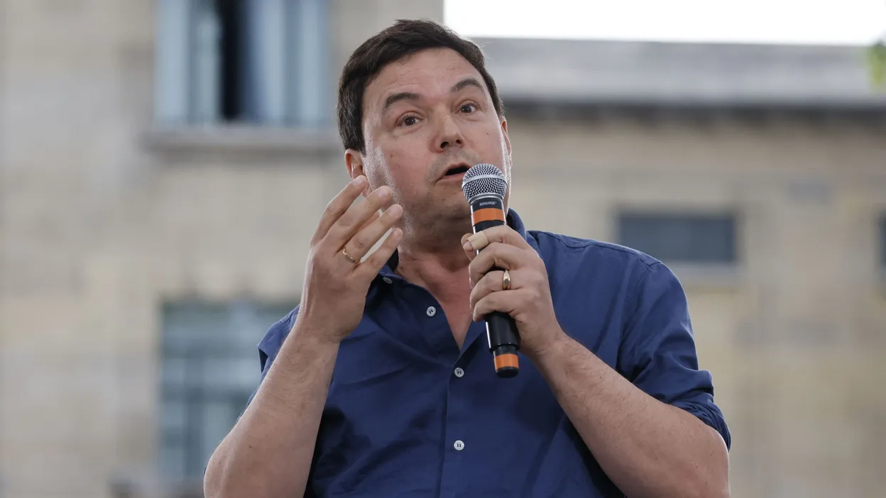 Thomas Piketty propose un revenu universel de 5000 euros mensuels.
