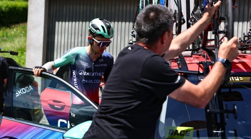 Tour Auvergne-Rhône-Alpes : Paul Seixas ne termine pas après sa chute.