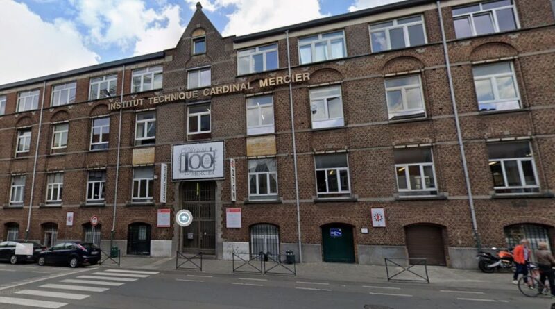 Trois élèves de Schaerbeek ne peuvent pas quitter l'Espagne pour agression sexuelle sur mineure.