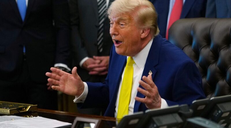 Trump prévoit une promenade à son nom près d'un monument à Washington.