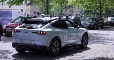 Uber prévoit le lancement de robotaxis en Europe pour 2026