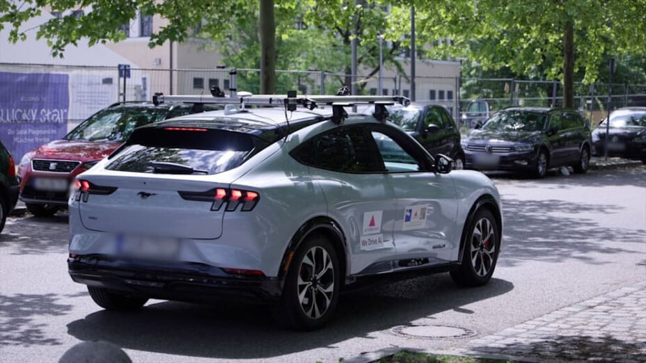 Uber prévoit le lancement de robotaxis en Europe pour 2026