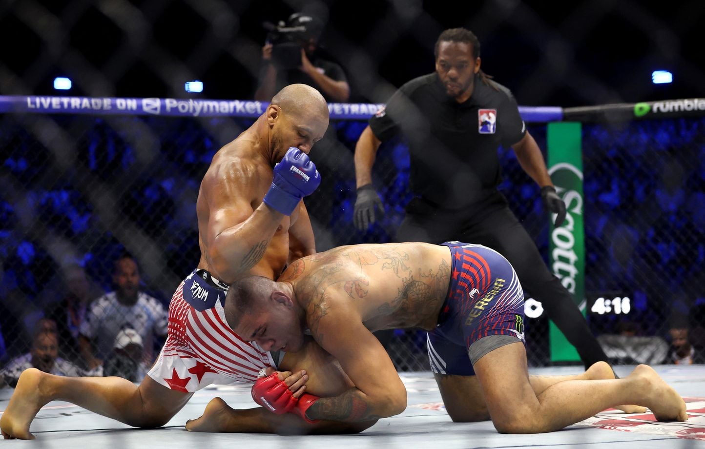 UFC Maison-Blanche : Ciryl Gane bat Alex Pereira, remporte la ceinture intérimaire poids lourds