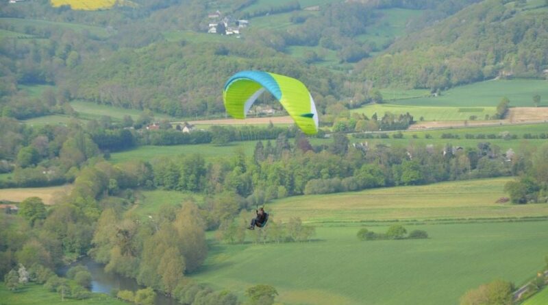Un Britannique ne survit pas à une chute en Espagne après un incident de parapente.