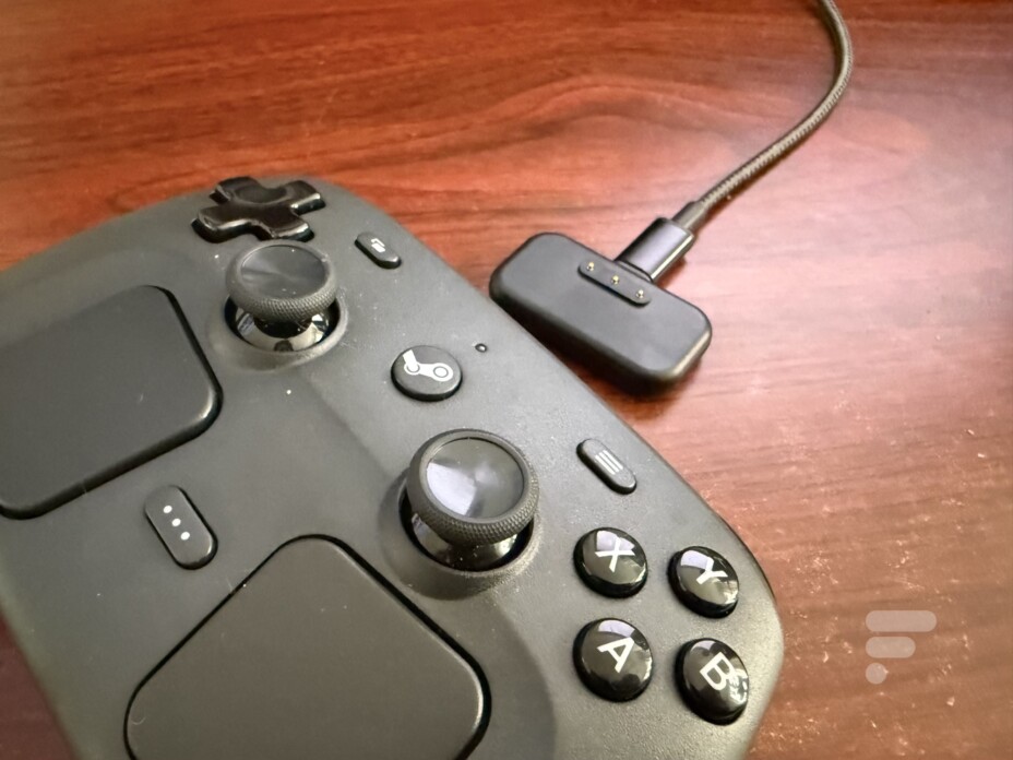 Un mod permet au Steam Controller de se recharger automatiquement
