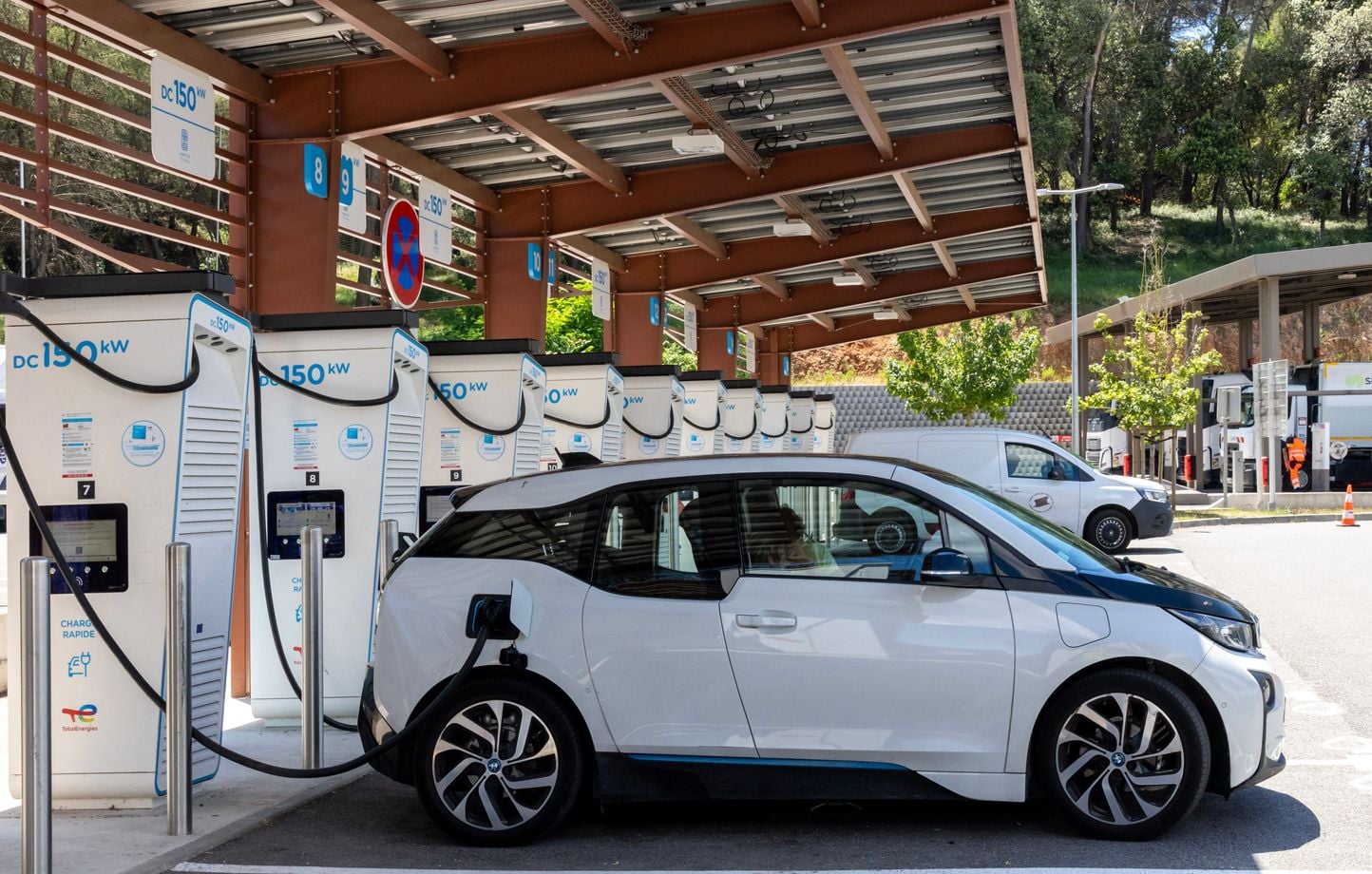 Voitures électriques : divergences entre France et Allemagne sur la trajectoire.