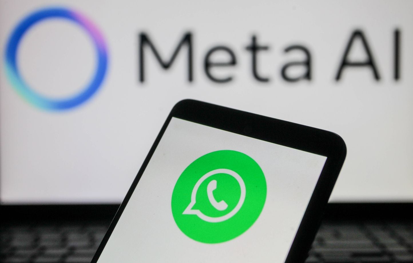 WhatsApp va-t-il permettre à l'IA d'espionner vos conversations ?