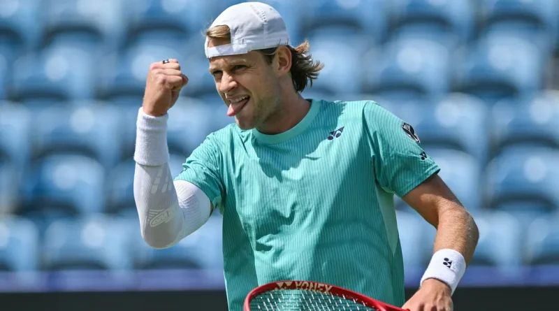 Zizou Bergs remporte son premier titre ATP en battant Ugo Humbert à Eastbourne.