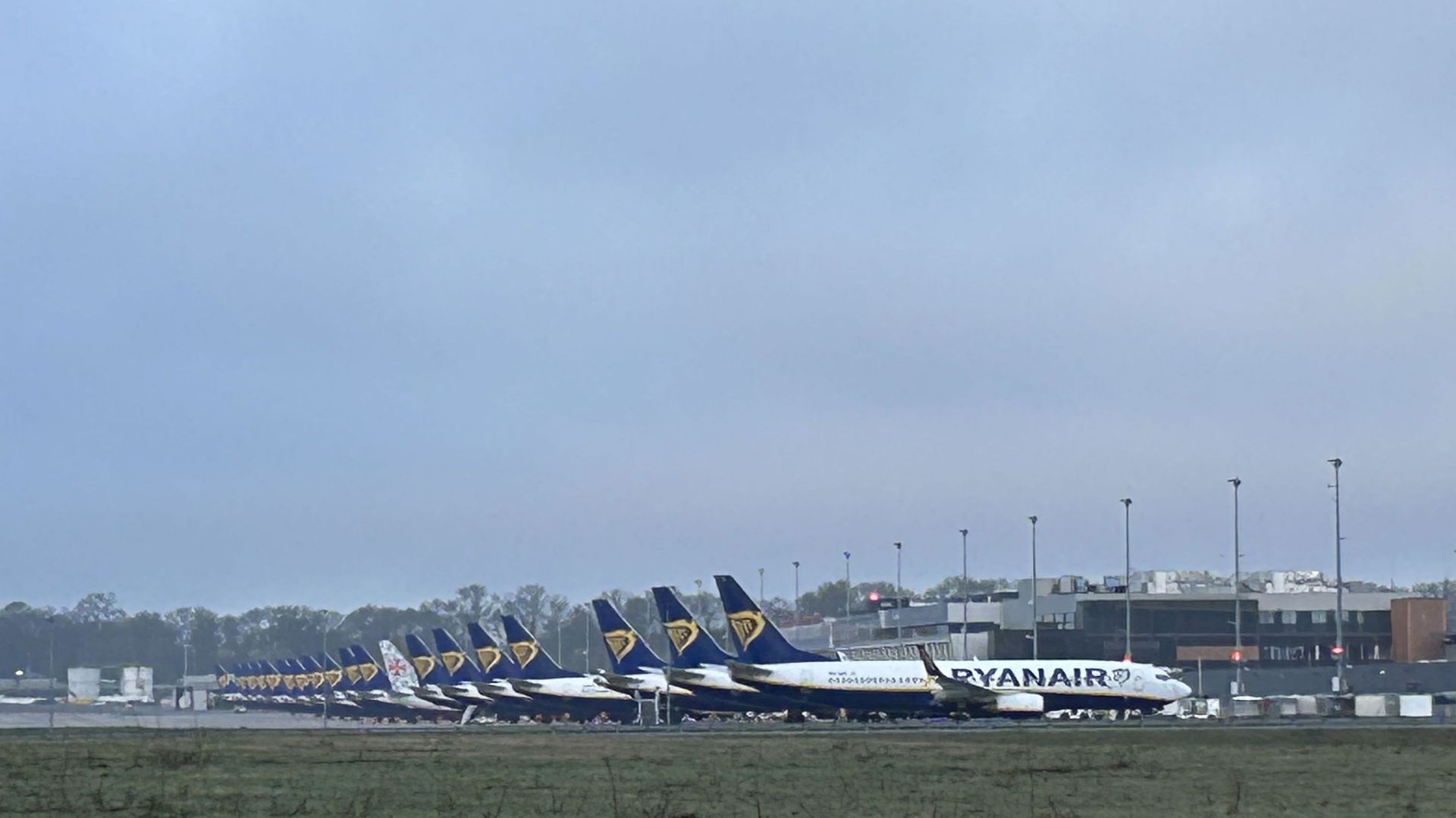 Aéroport de Charleroi : les contrôleurs aériens abandonnent leur préavis de grève