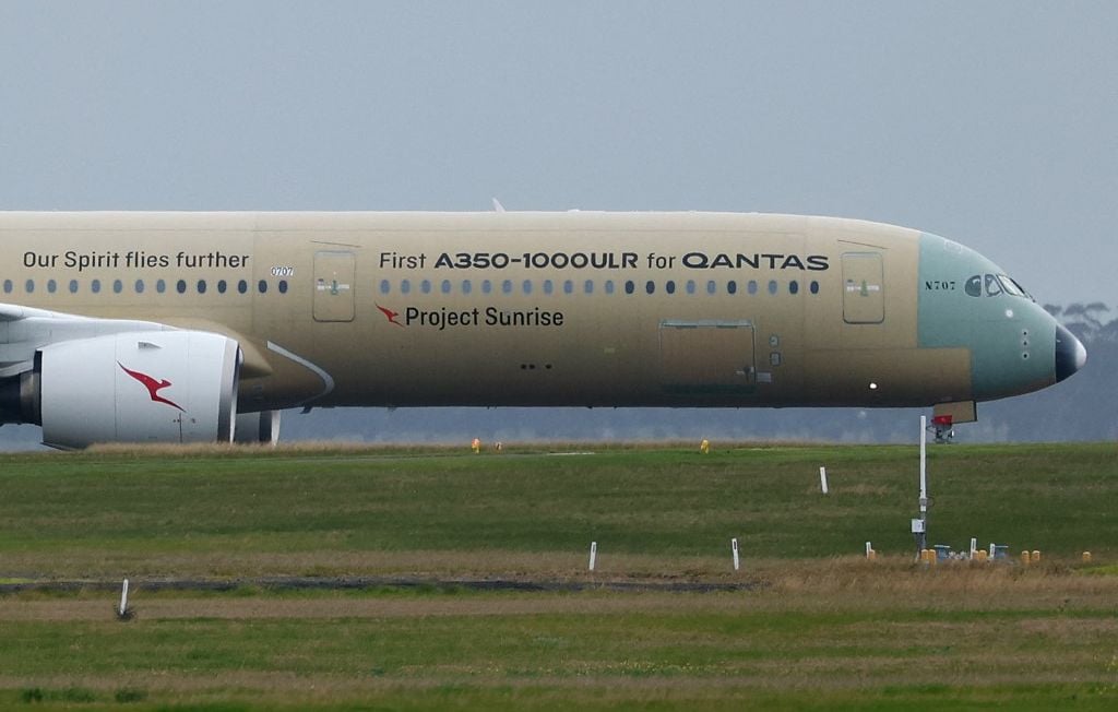 Airbus réussit un Toulouse-Melbourne en 19 heures, prépare vol commercial le plus long.