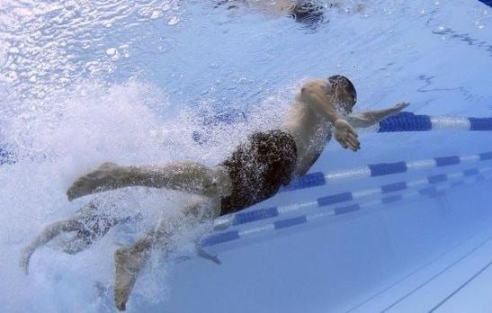 Allemagne : Interpellation de Français pour entrée gratuite dans une piscine
