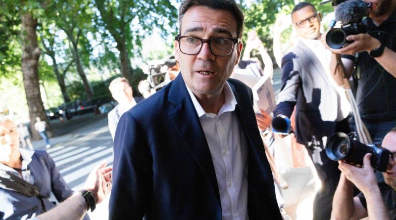 Andy Burnham devient leader des travaillistes avant son installation à Downing Street lundi.