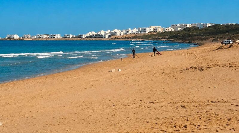 Appel d'offres prolongé pour la protection du littoral de Gammarth à Carthage contre l'érosion marine.