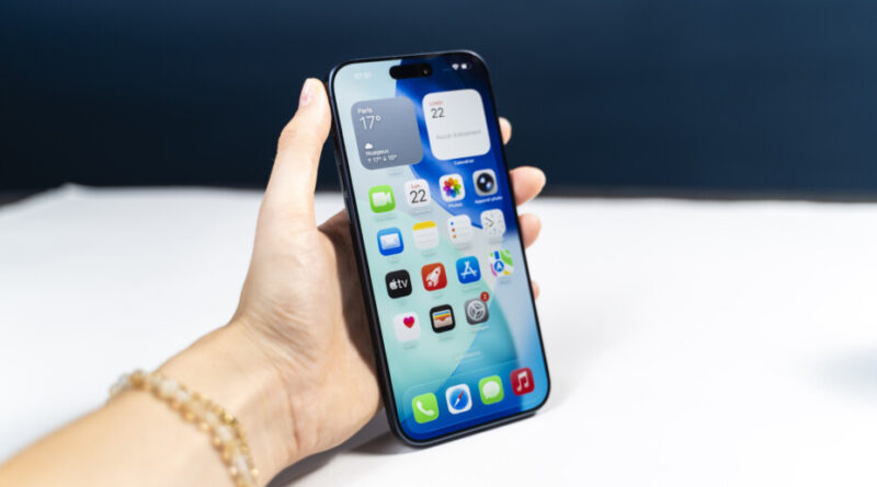 Apple teste une nouvelle dalle pour l’iPhone 20 Pro Max : écran 7 pouces ?