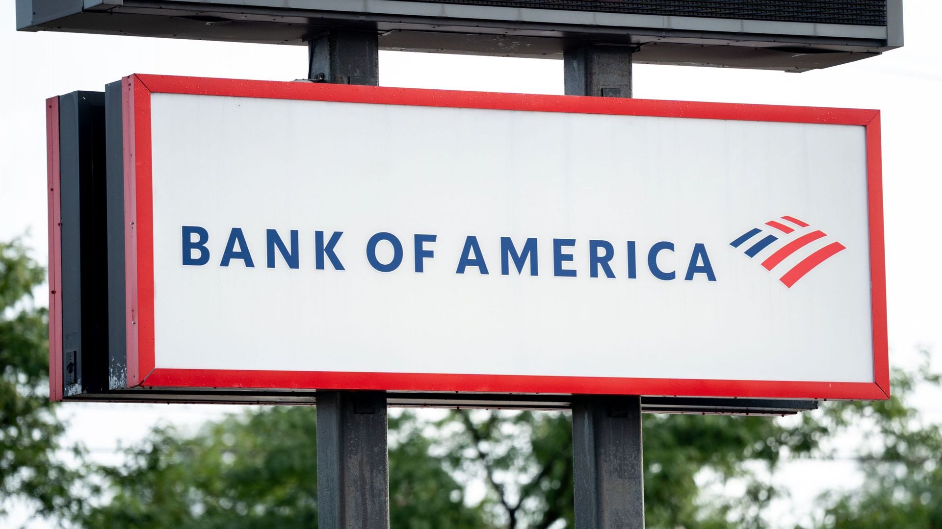 Attentat déjoué à Paris contre Bank of America : une Liégeoise incarcérée