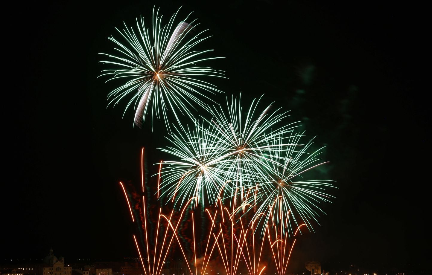 « Beaucoup d’entreprises pourraient déposer le bilan : la profession d’artificier en danger ? »