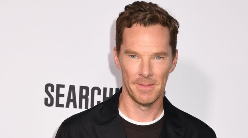 Benedict Cumberbatch qualifie la fusion Paramount-Warner de « calamité » pour l'expression et l'emploi.