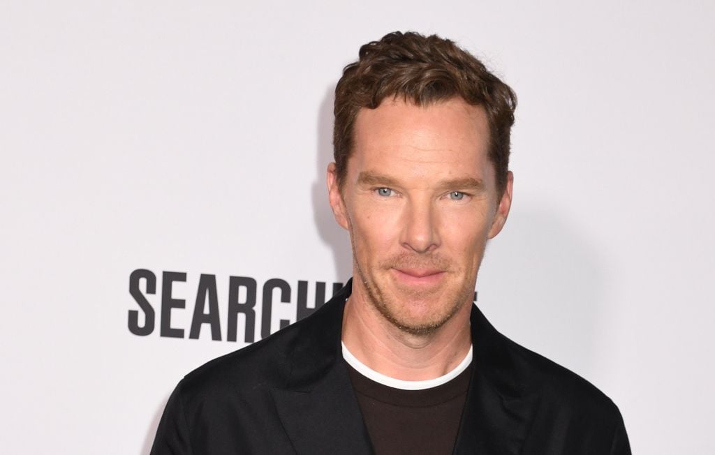 Benedict Cumberbatch qualifie la fusion Paramount-Warner de « calamité » pour l'expression et l'emploi.