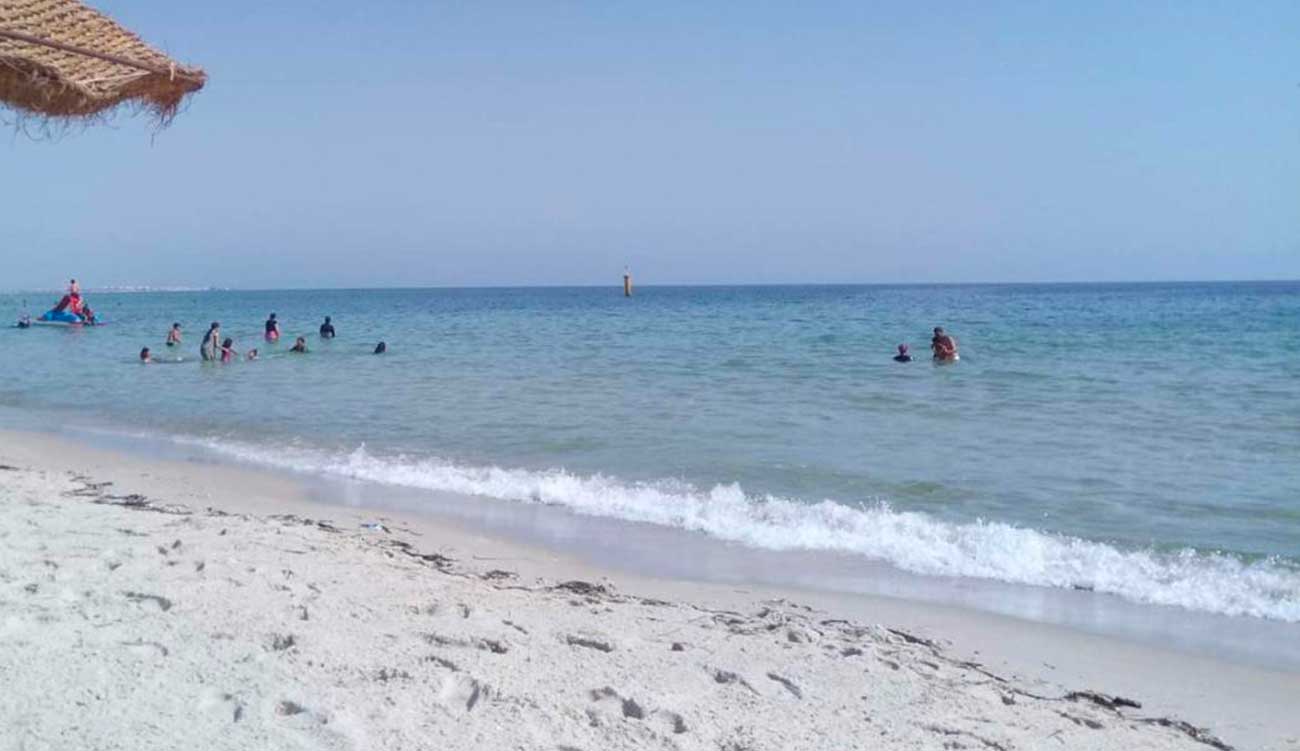 Bénévolat : nettoyage de la plage de Chott Meriem en grande action