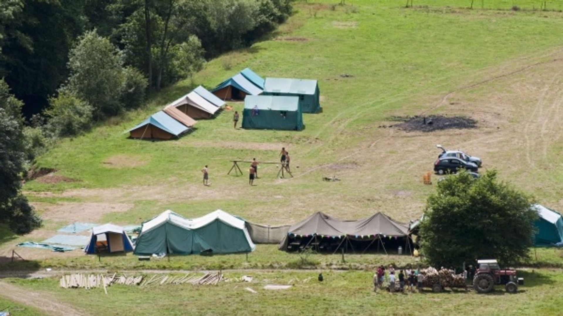 Bièvre : un camp scout exclu après un feu d’artifice