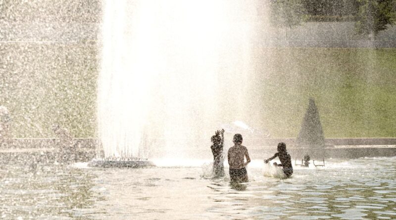 Canicule : 13 départements en vigilance rouge dimanche, 37 au total