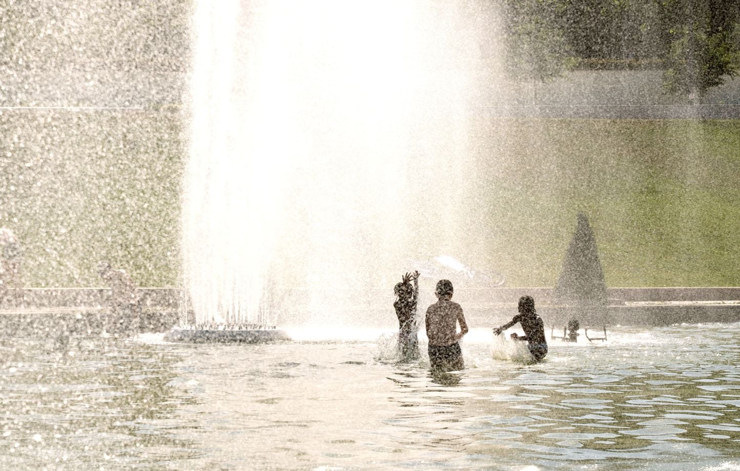Canicule : 13 départements en vigilance rouge dimanche, 37 au total