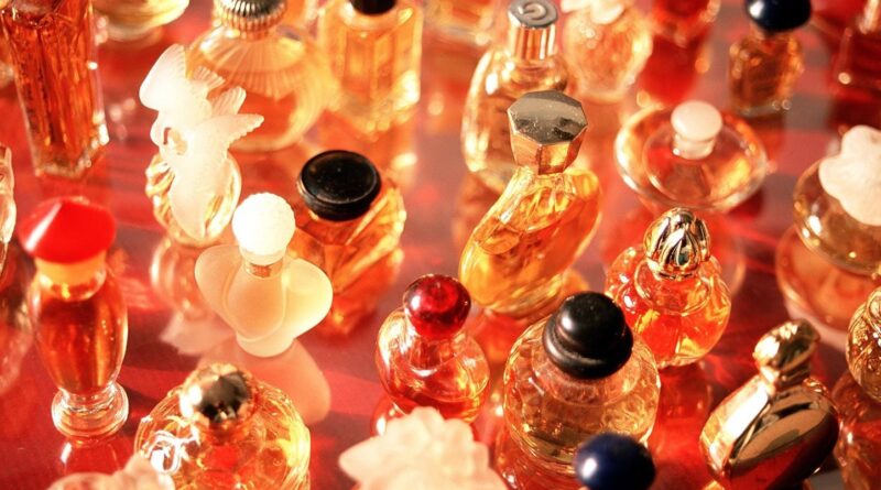 Canicule : « Ça ne sent pas bon le sent-bon ! » Conseils de parfum en chaleur