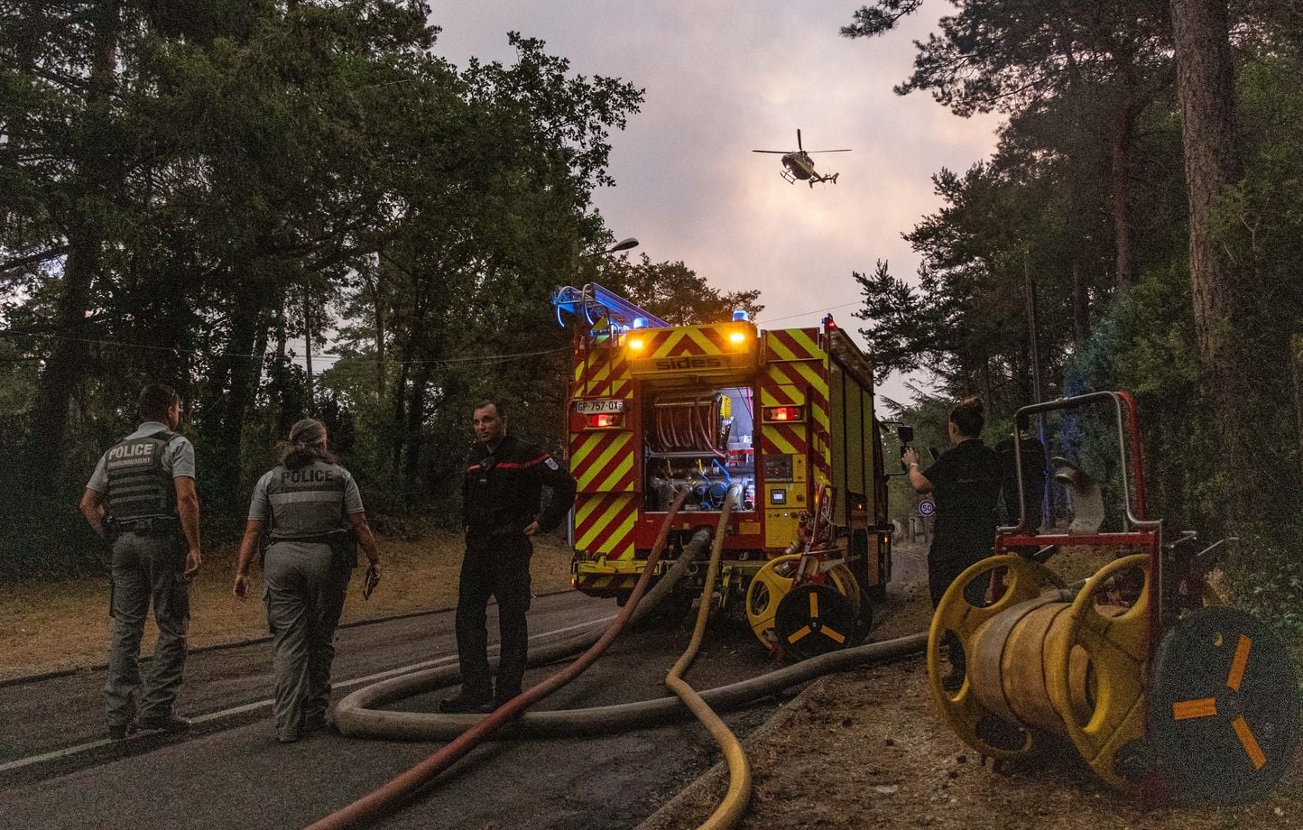Canicule et incendies : La France en alerte, orages arrivent.