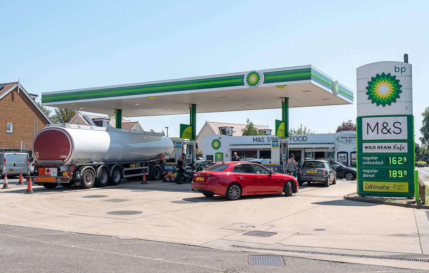 Carburant : Chute des cours du pétrole après l'accalmie au Moyen-Orient