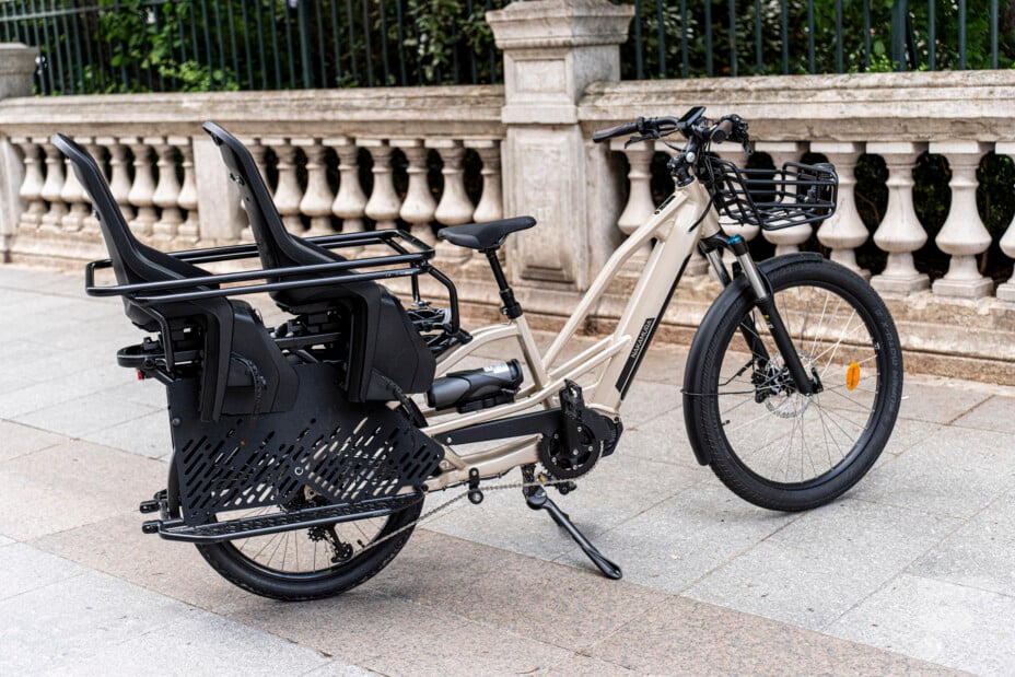 Ce vélo cargo longtail familial parfait pour la ville à -500 € chez Intersport.