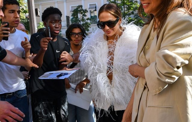 Célébrités présentes aux défilés Haute Couture : Bad Bunny, Jennifer Lopez, Pedro Pascal.