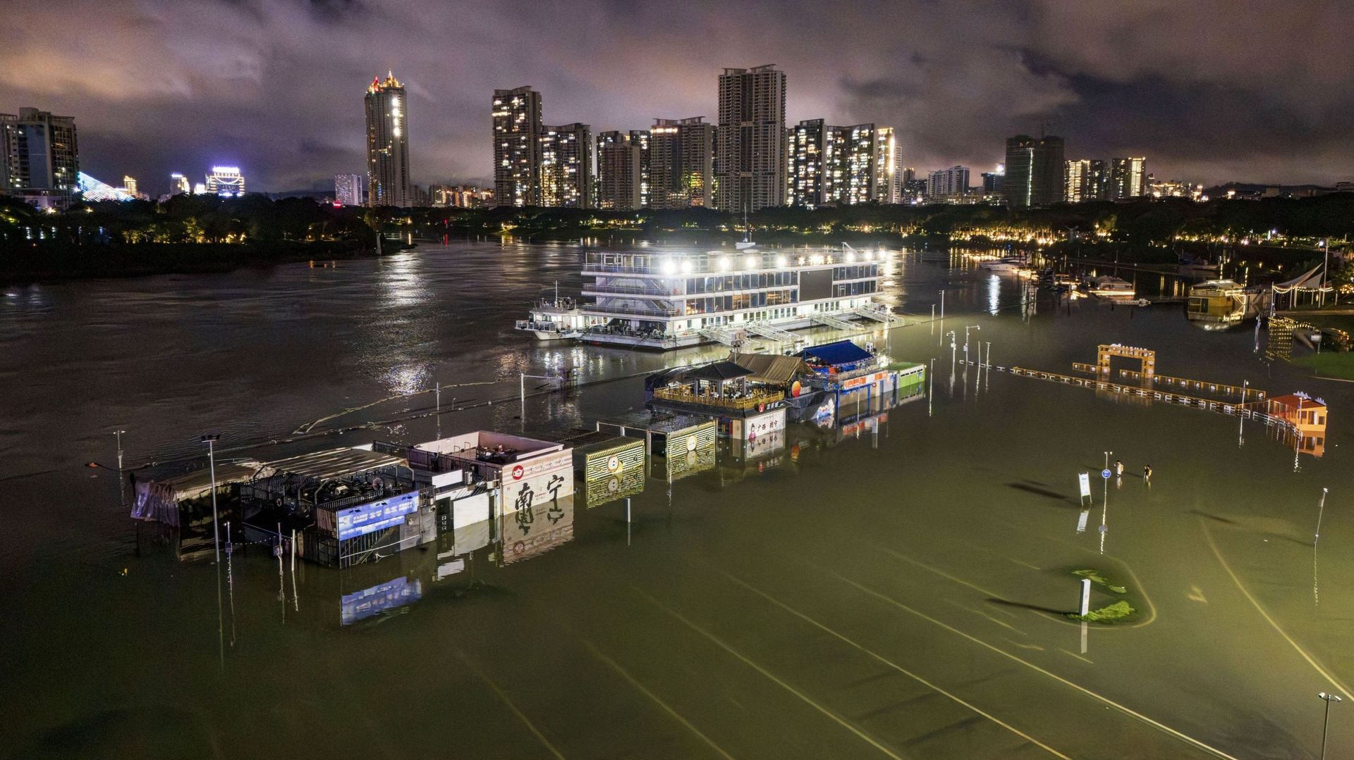 Chine : 15 morts et 9 disparus après des inondations violentes