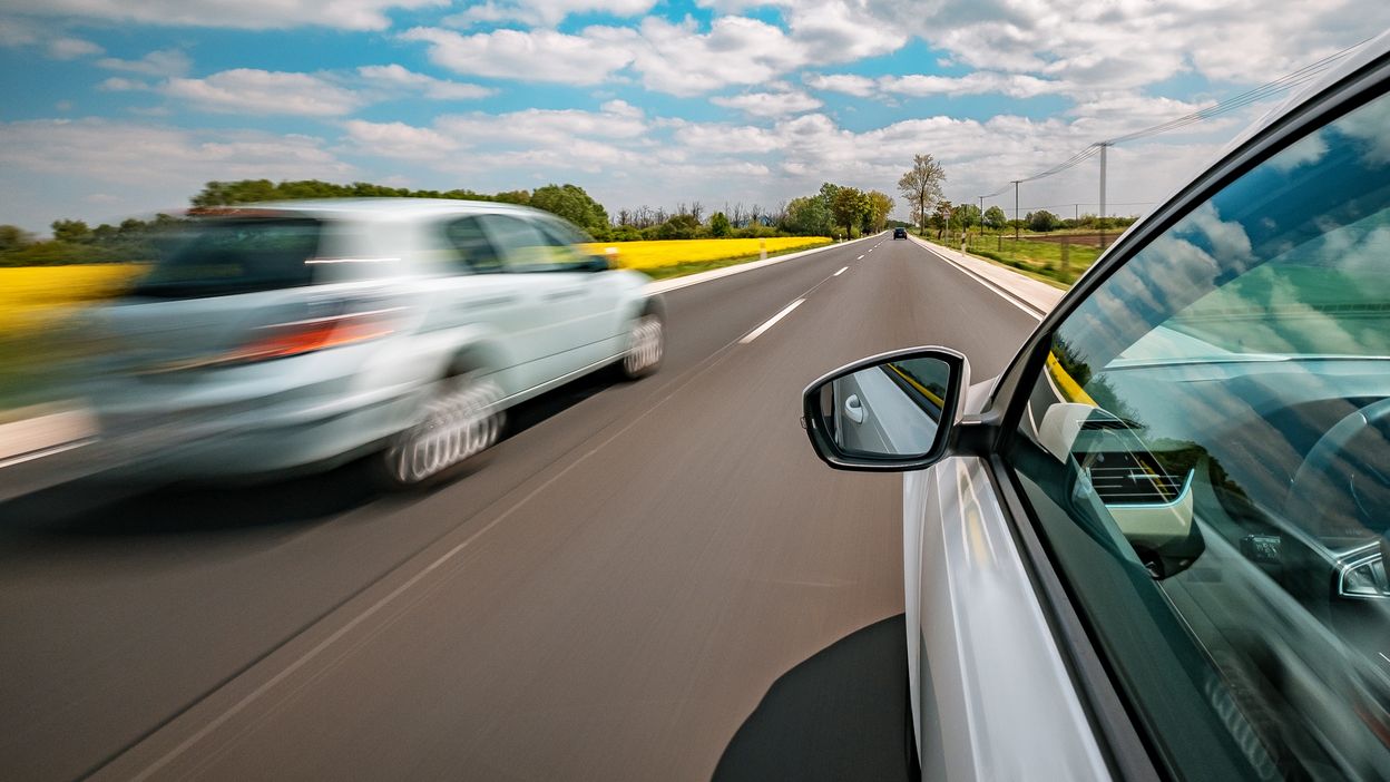 Collision en chaîne sur autoroute allemande : 34 blessés, prudence requise.