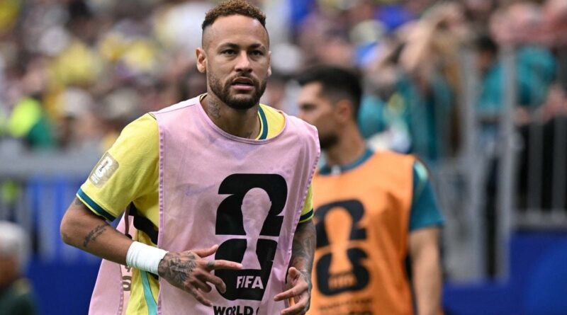 Coupe du monde 2026 : France-Paraguay interrompu par des orages, Neymar « n'est pas content » d'être remplaçant.