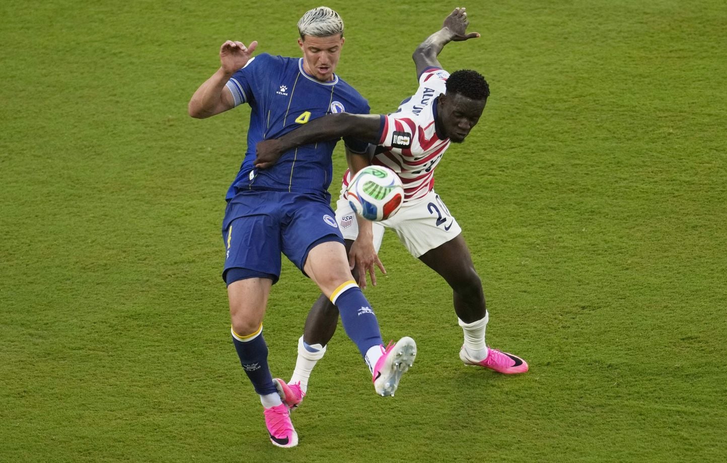 Coupe du monde 2026 : Trump confirme son lobbying pour Balogun, Infantino assure l'indépendance de la Fifa.
