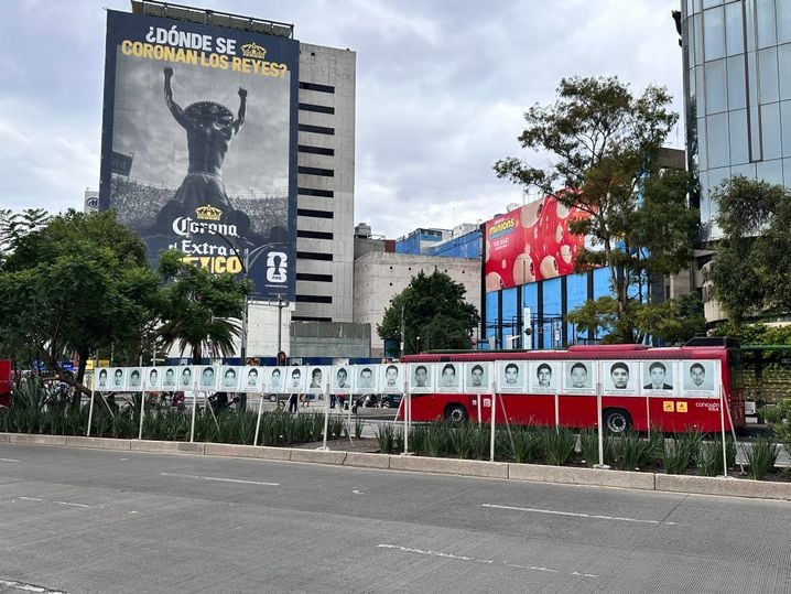 La ville de Mexico est remplie des visages des disparus, jusqu'à ce que les équipes de la Mairie les retirent.