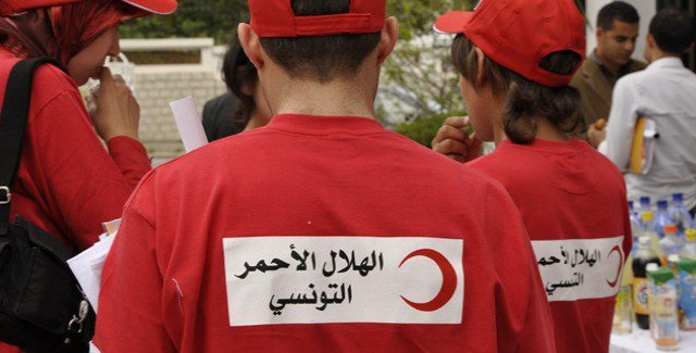 Coupures d'eau et de courant : le Croissant Rouge Tunisien aide les vulnérables
